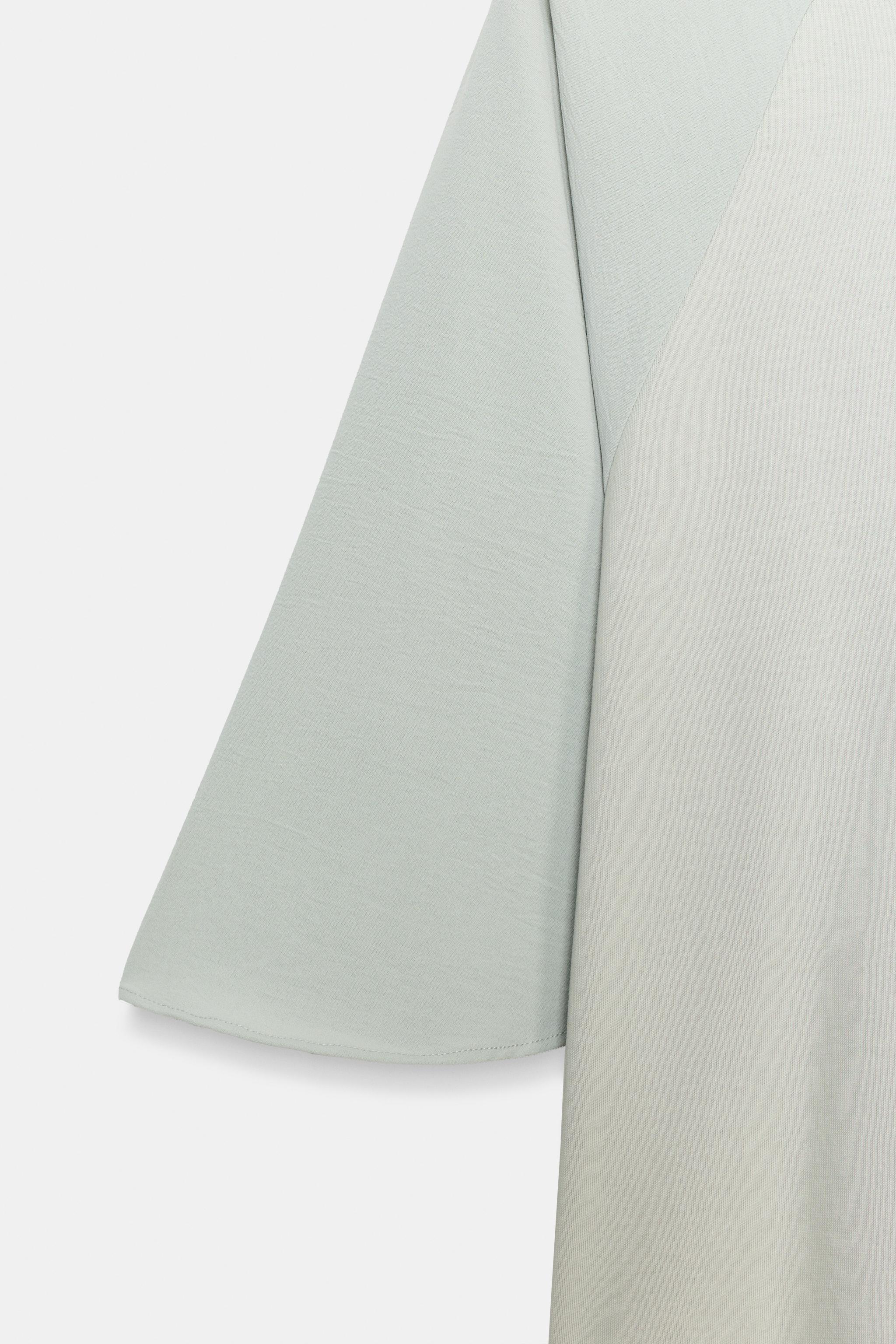 T-SHIRT EN MATIÈRES VARIÉES